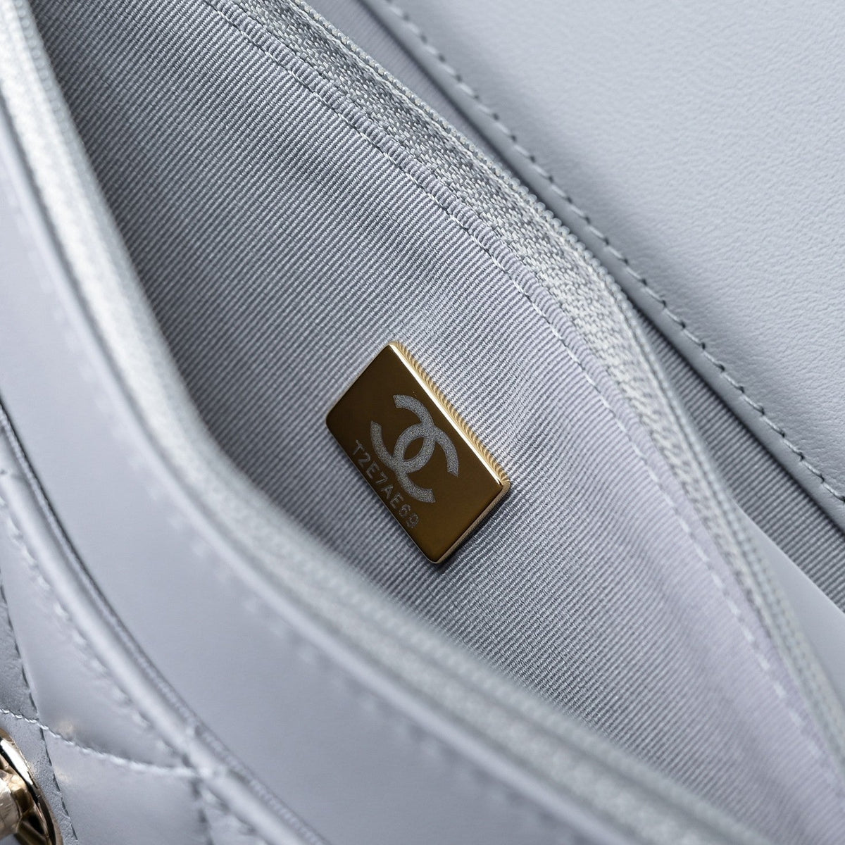 CC 24K Woc Top Handle 19cm Light Grey Lambskin Light Gold Hardware