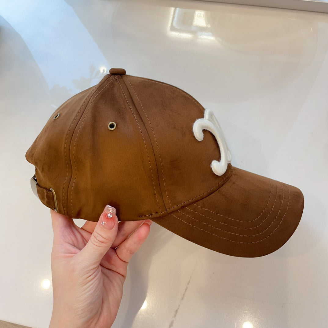 Celin Cap Brown Veau Velours 210394