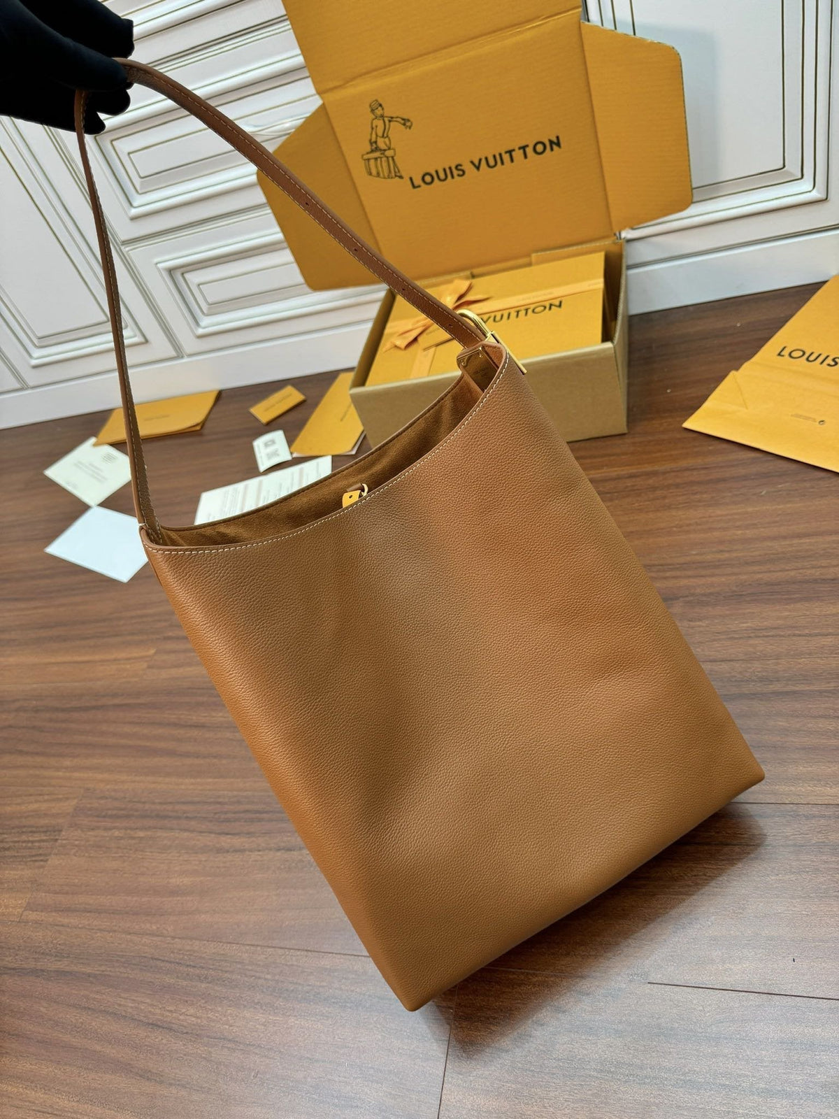 LOW KEY HOBO MM 31CM BROWN CALFSKIN