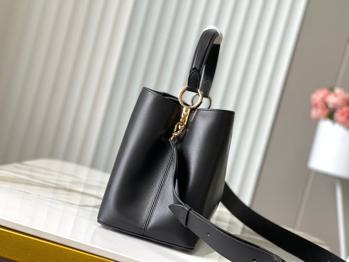 CAPUCINES GM 38CM BLACK TAURILLON LEATHER