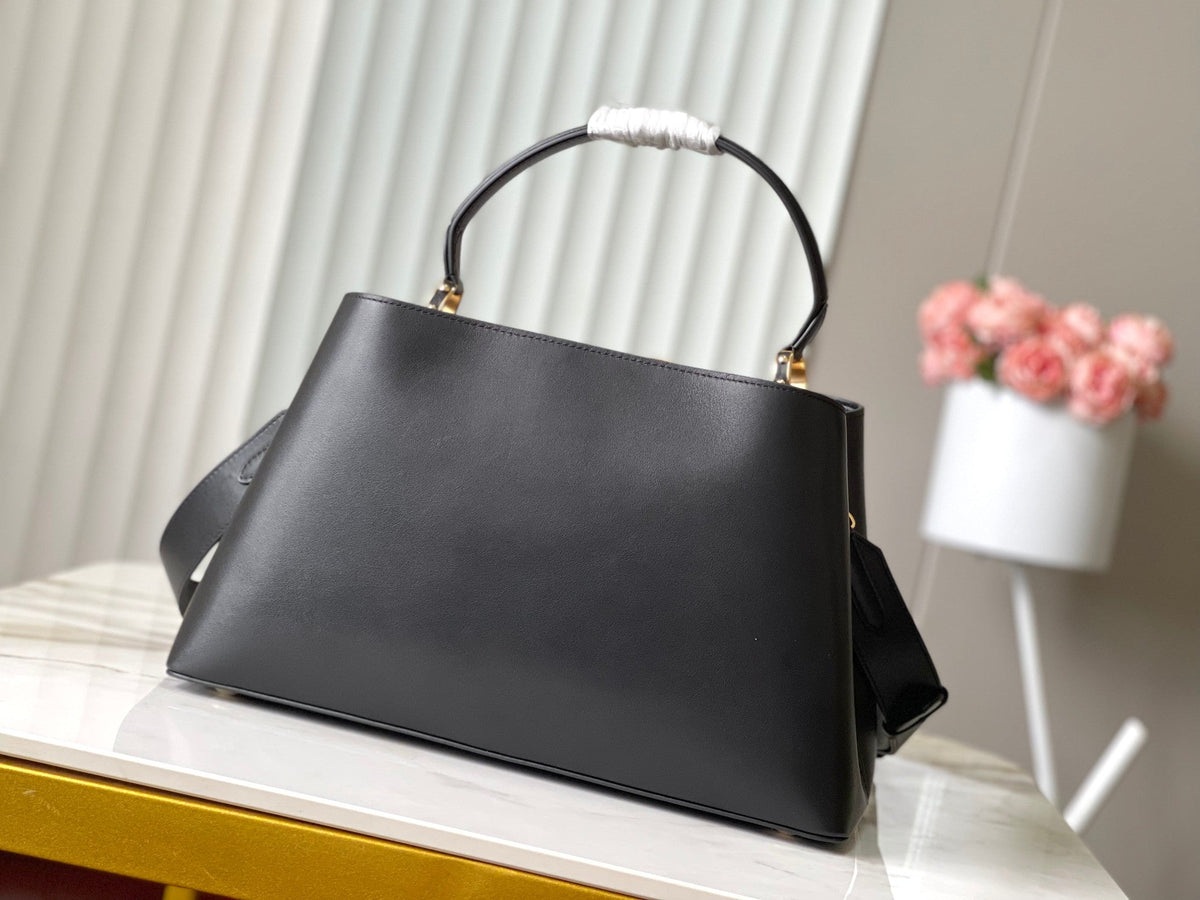 CAPUCINES GM 38CM BLACK TAURILLON LEATHER