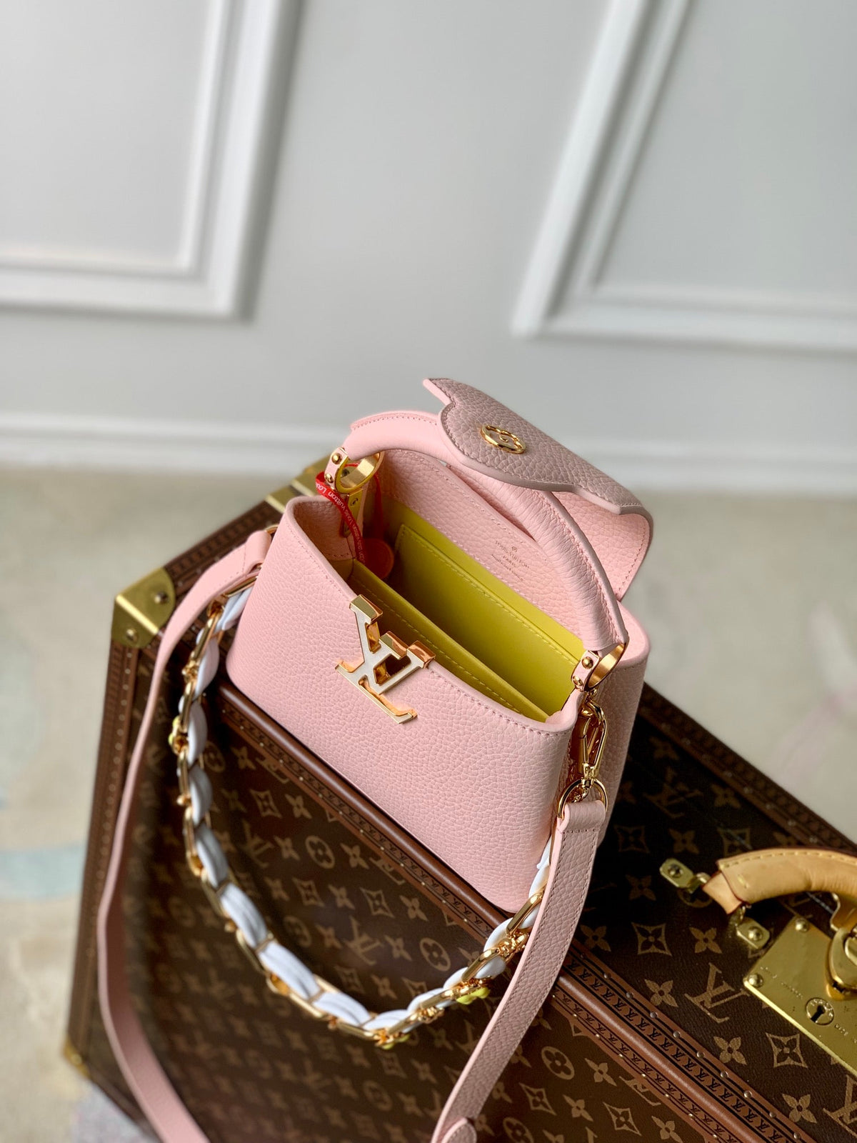 CAPUCINES MINI 21 PINK TAURILLON MOP GOLD HARDWARE