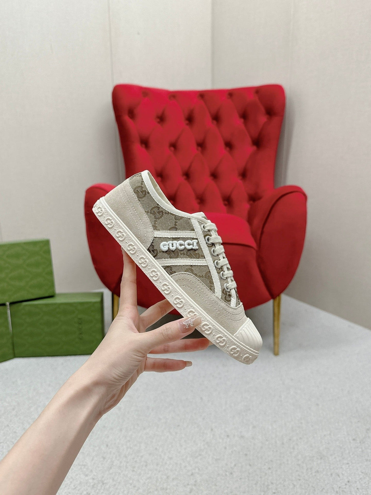 GG TRAINER SCALLOPED TOE LIGHT GRAY DENIM