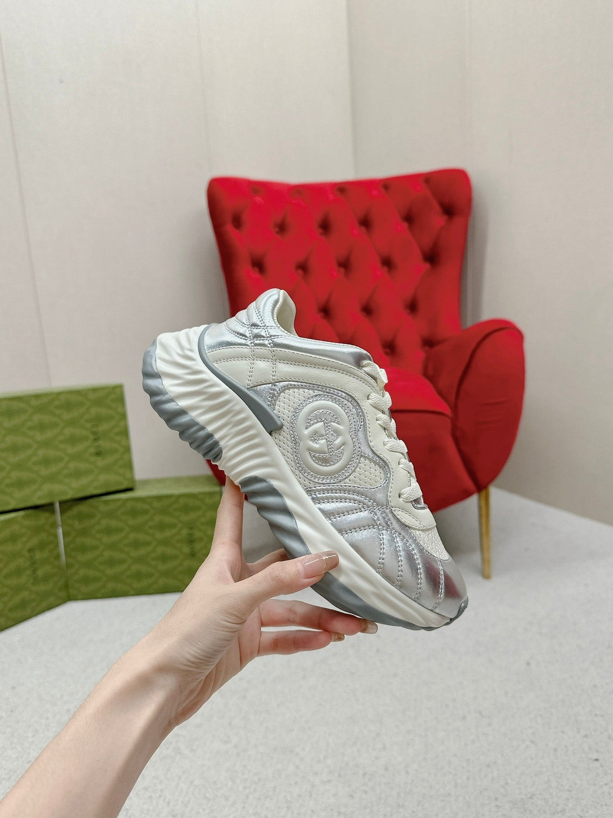 GG RIPPLE TRAINER LIGHT SILVER LAMBSKIN