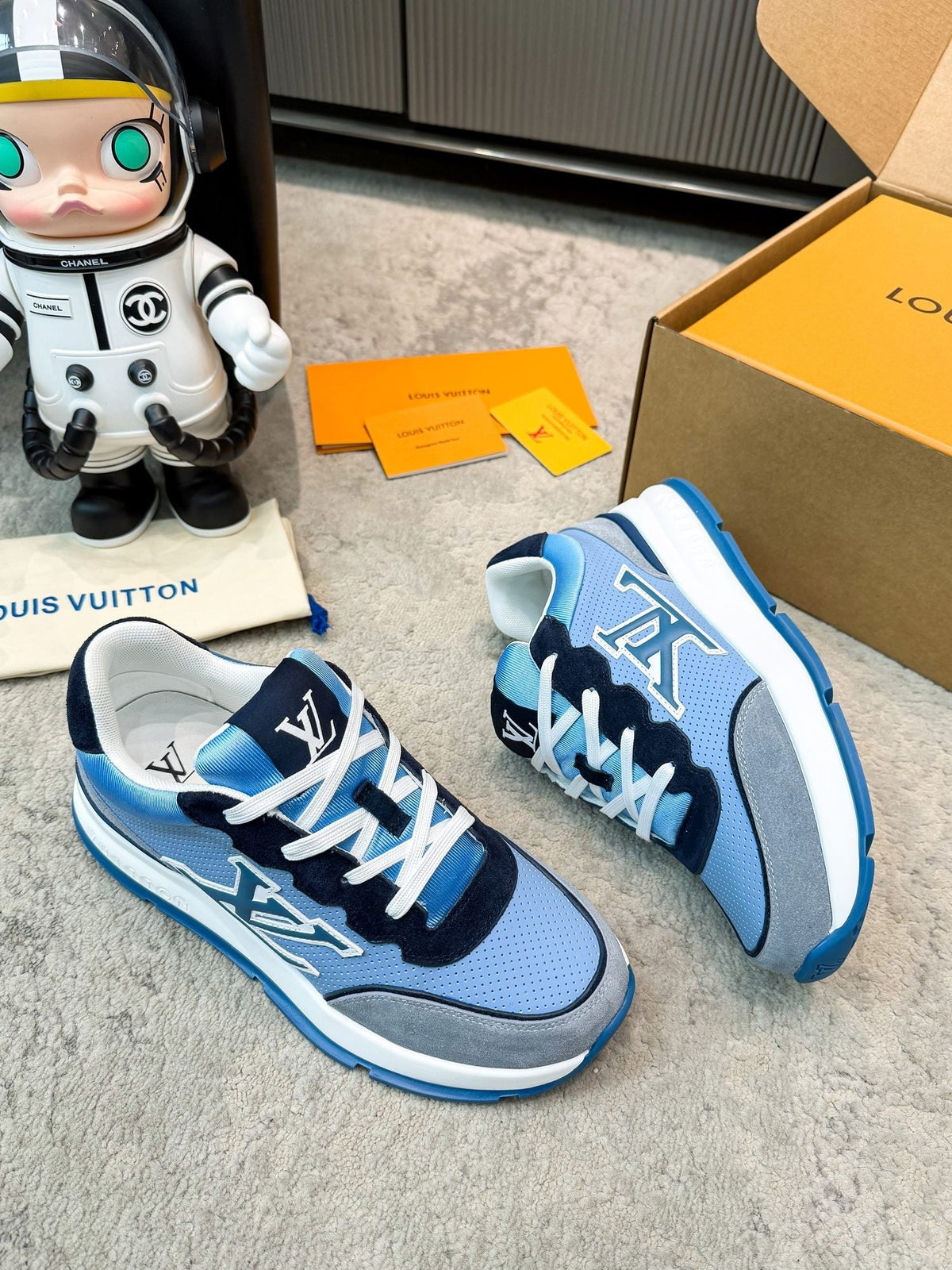 LV 26ss Platform Sneaker Blue Black Mesh Suede 625421