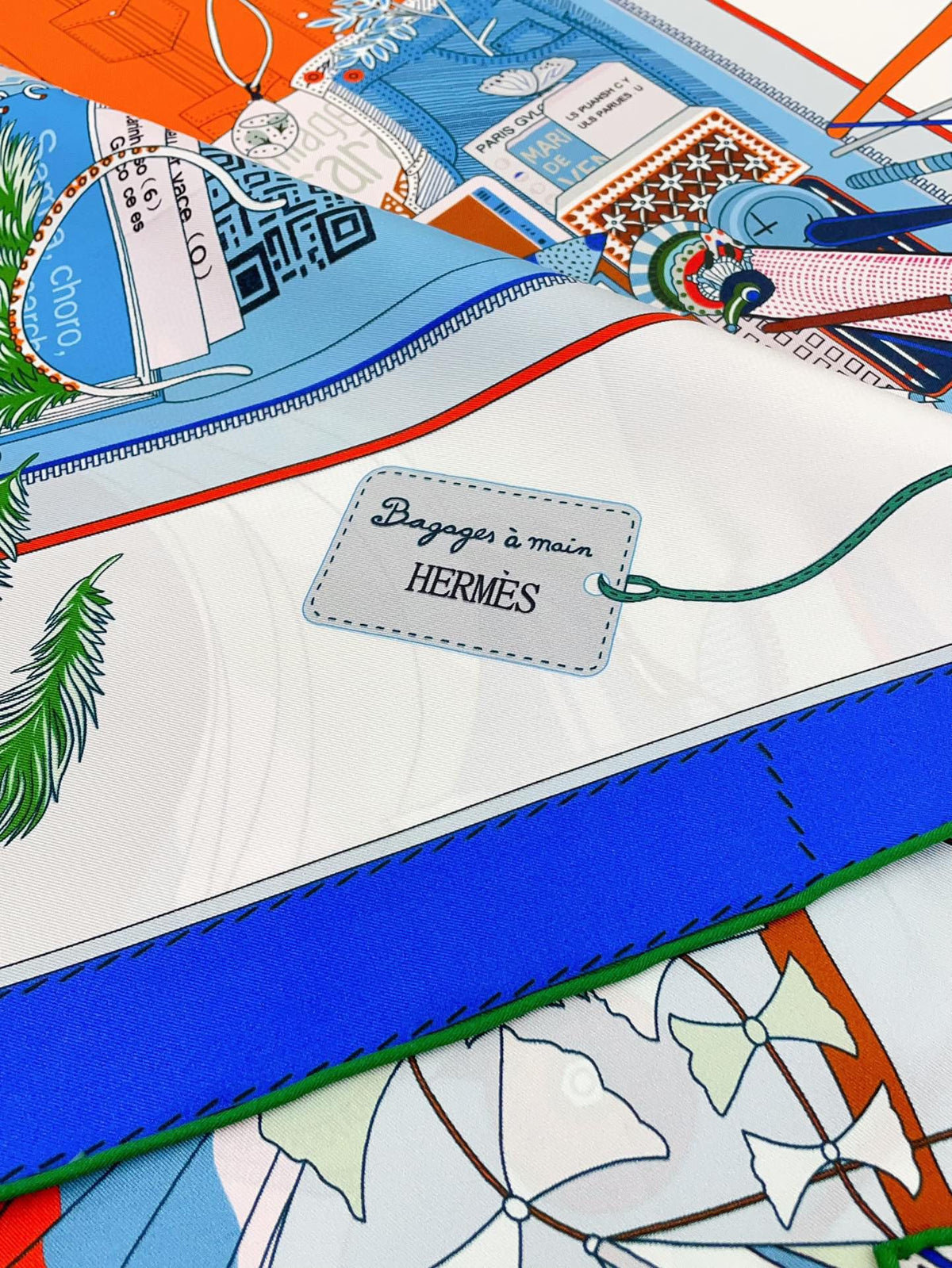 BAGAGE A MAIN SCARF 90 CM IN COLORFUL SILK 388144