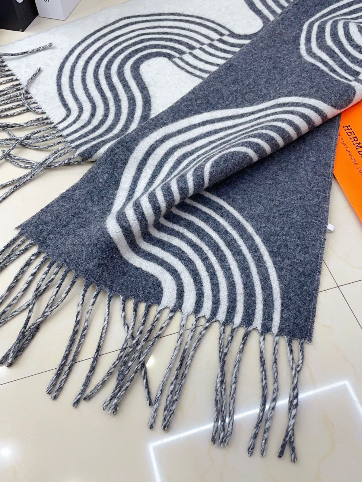 SCARF 180 CM IN SHARK GREY MIX WHITE CASHMERE