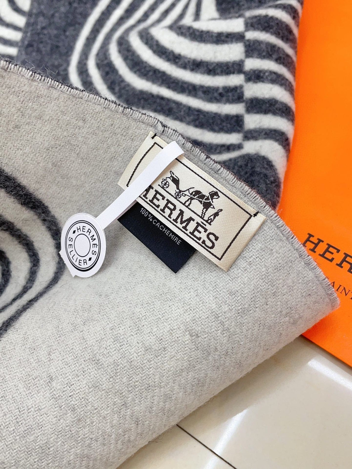SCARF 180 CM IN SHARK GREY MIX WHITE CASHMERE