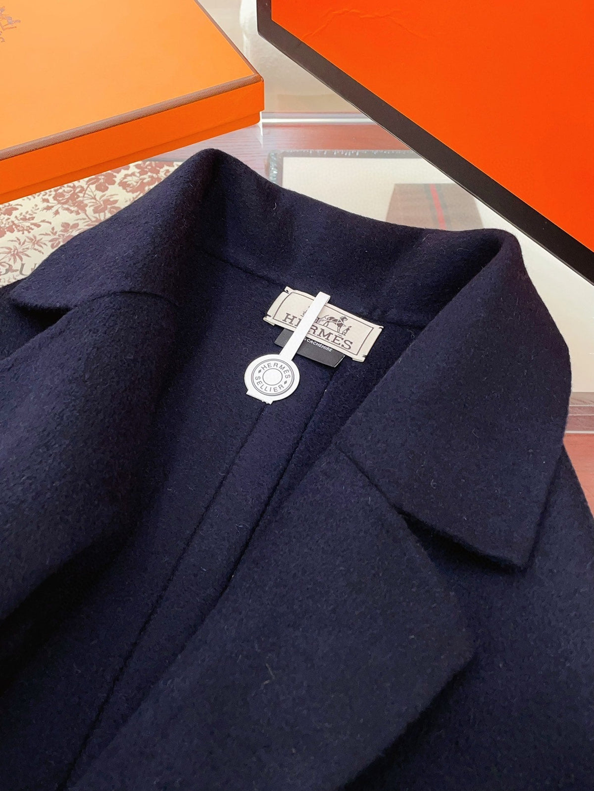TROMPE L'OEIL STOLE IN NAVY BLUE CASHMERE