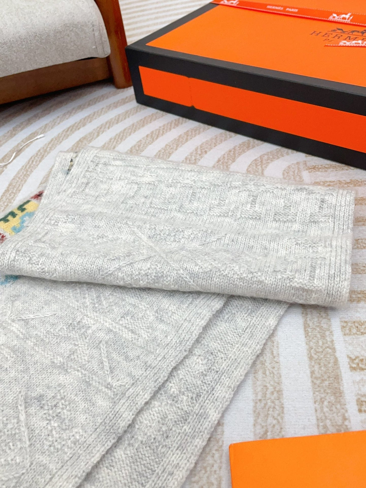 Scarf 120 CM In White Grey Hand Woven Cashmere 401166