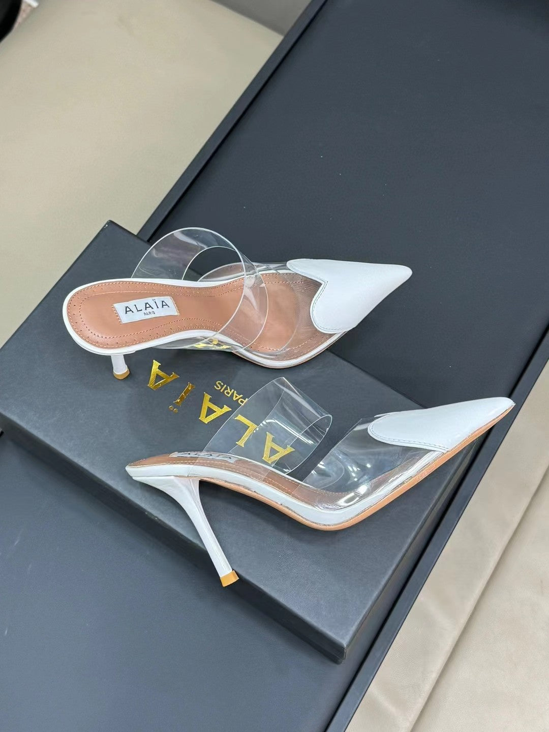 alaia mule 90 optic white heart lambskin