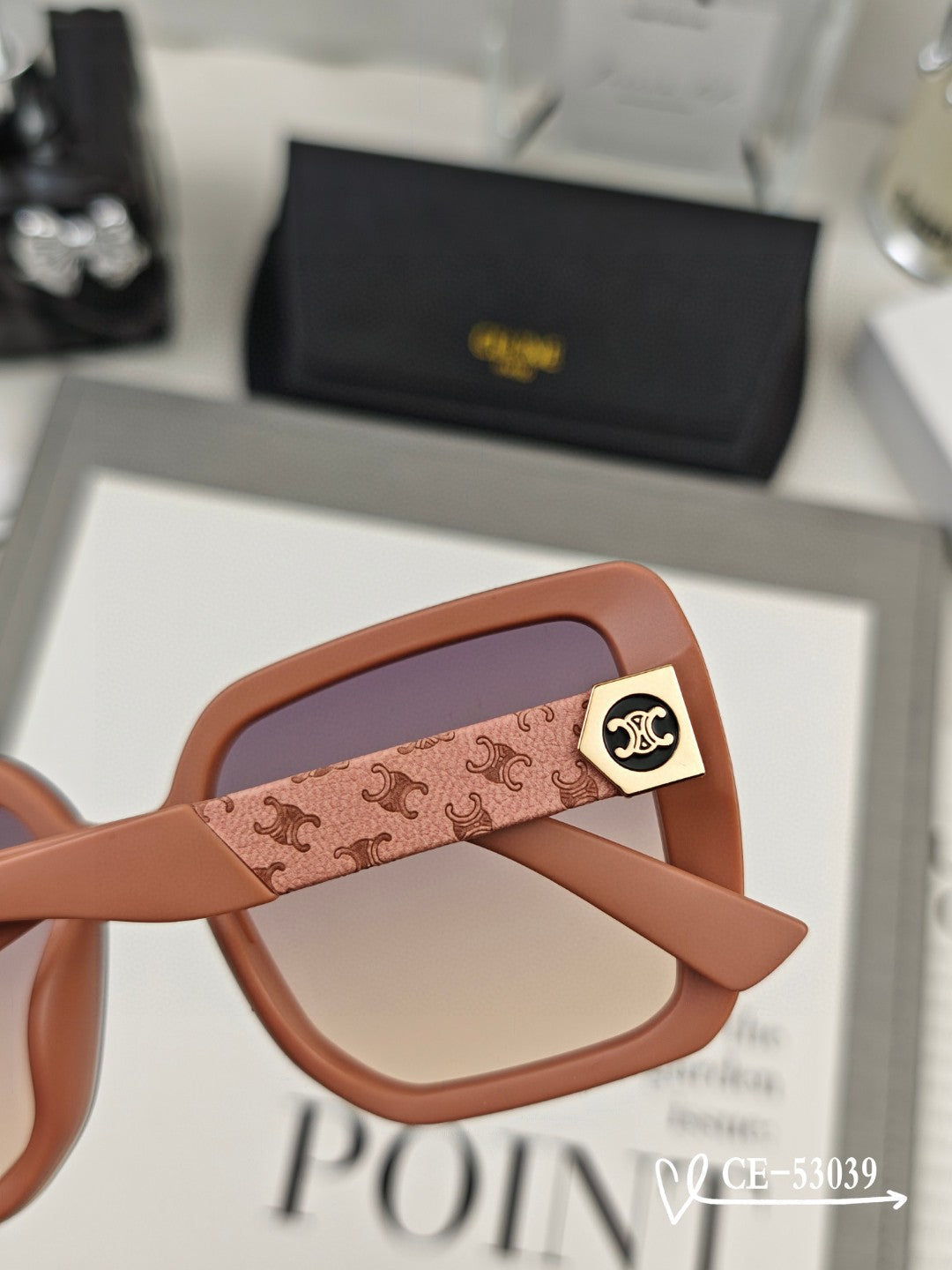 TRIOMPHE SQUARE SUNGLASSES 53039 IN ACETATE