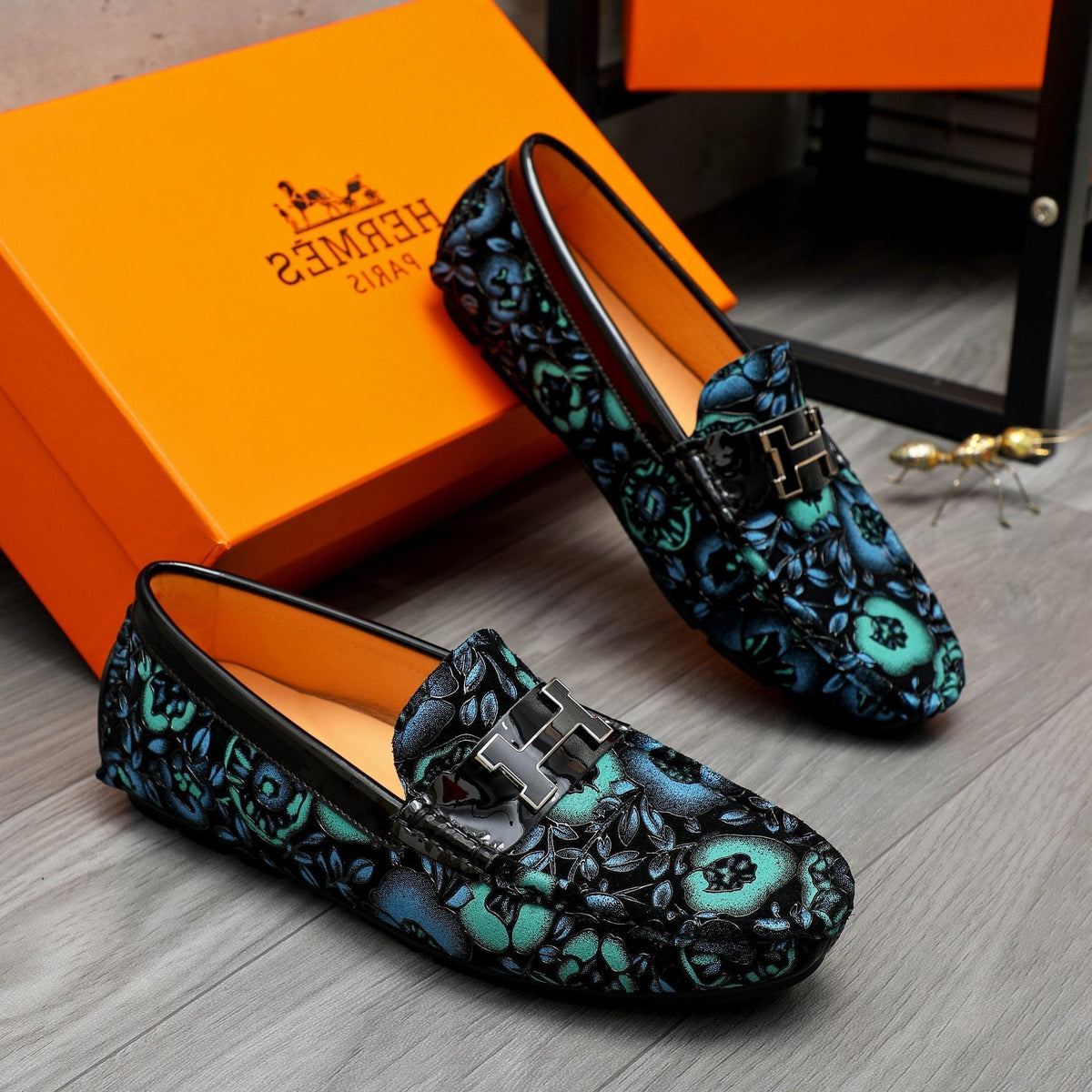 HM FLOWERS MOTIF LOAFER BLACK CALFSKIN