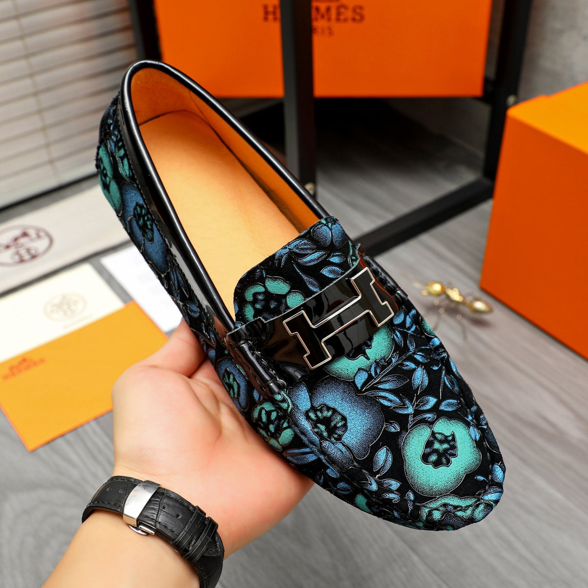 HM FLOWERS MOTIF LOAFER BLACK CALFSKIN