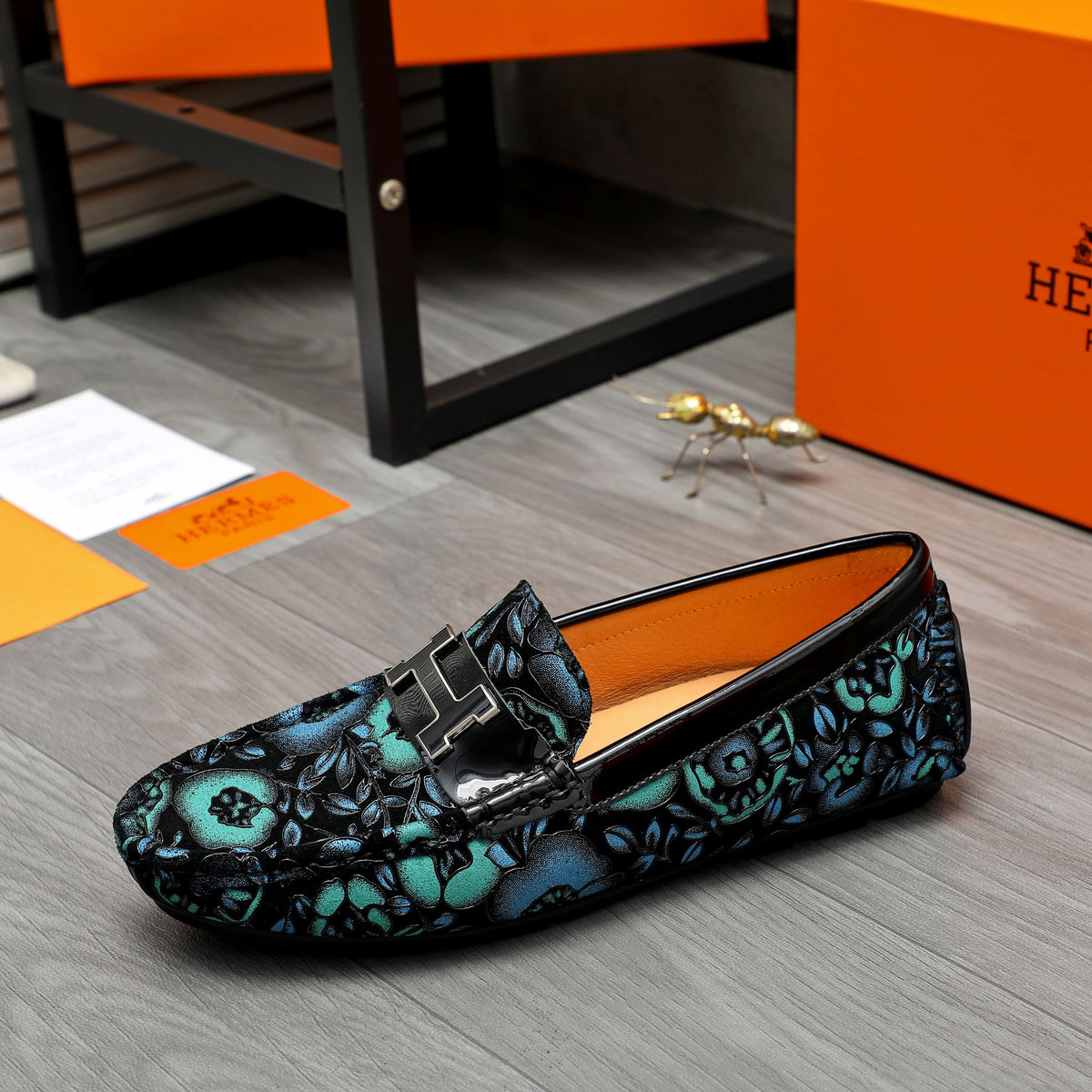 HM FLOWERS MOTIF LOAFER BLACK CALFSKIN