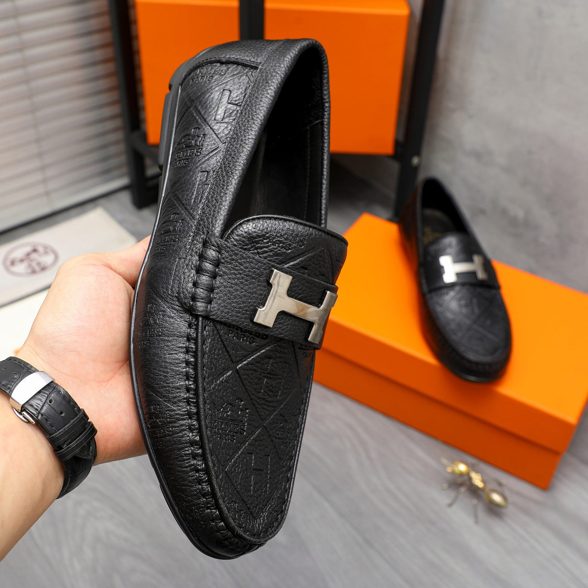 HM SQUARE MOTIF LOAFER BLACK EMBOSSED CALFSKIN