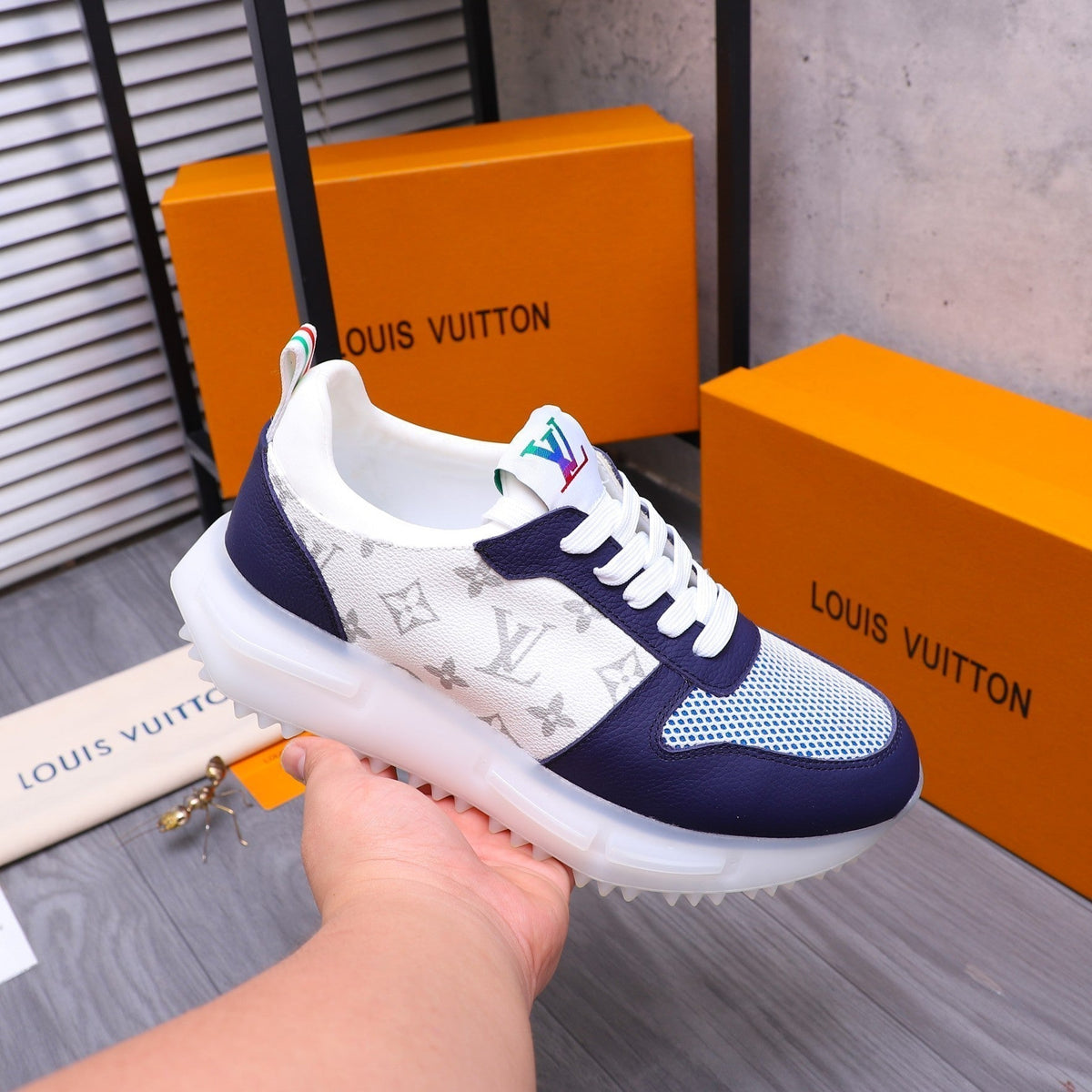 LV SNEAKER WHITE MIX NAVY BLUE CALFSKIN AND GREY MESH BREATHABLE