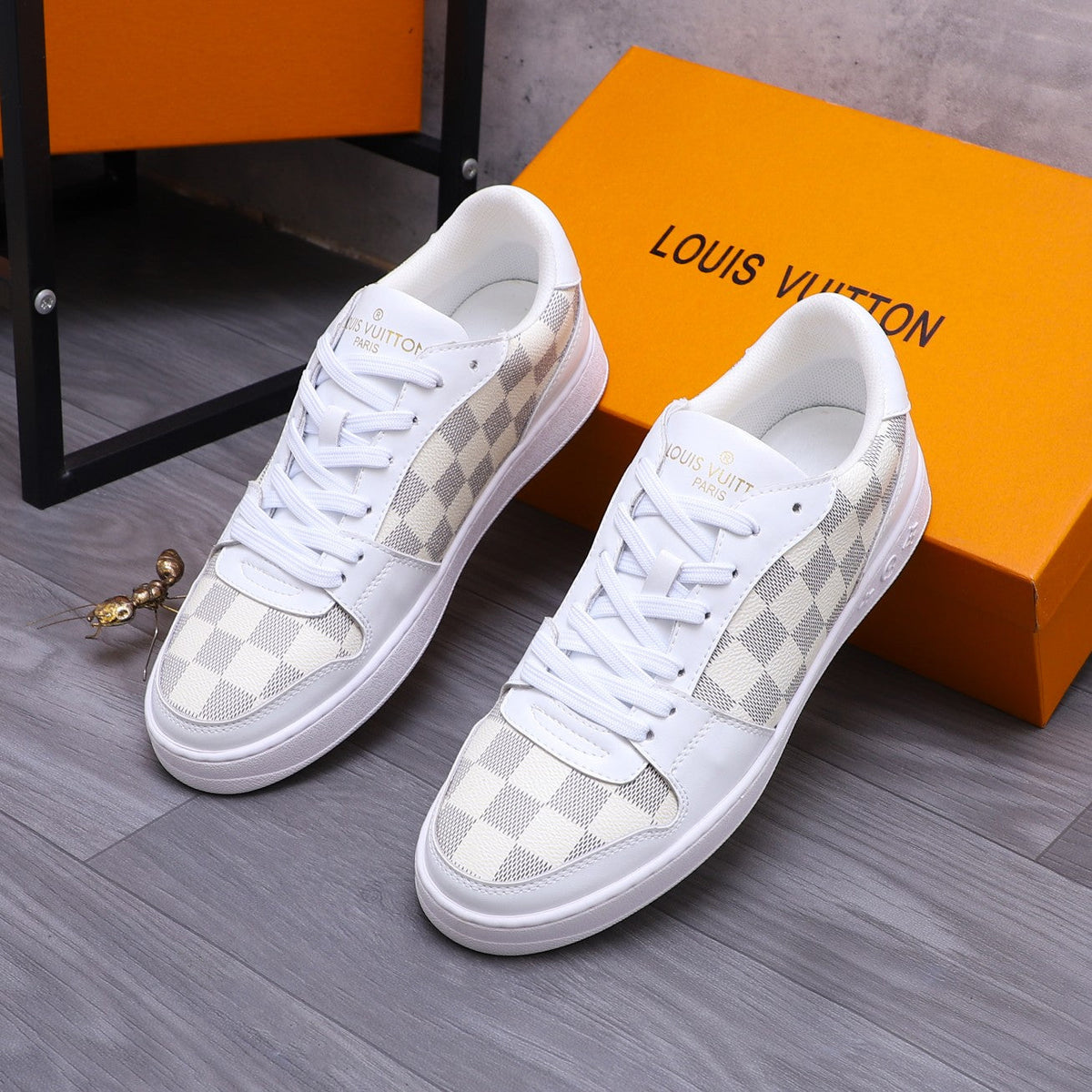 LV TRAINER SHOES IN WHITE MIX GREY DAMIER CALFSKIN