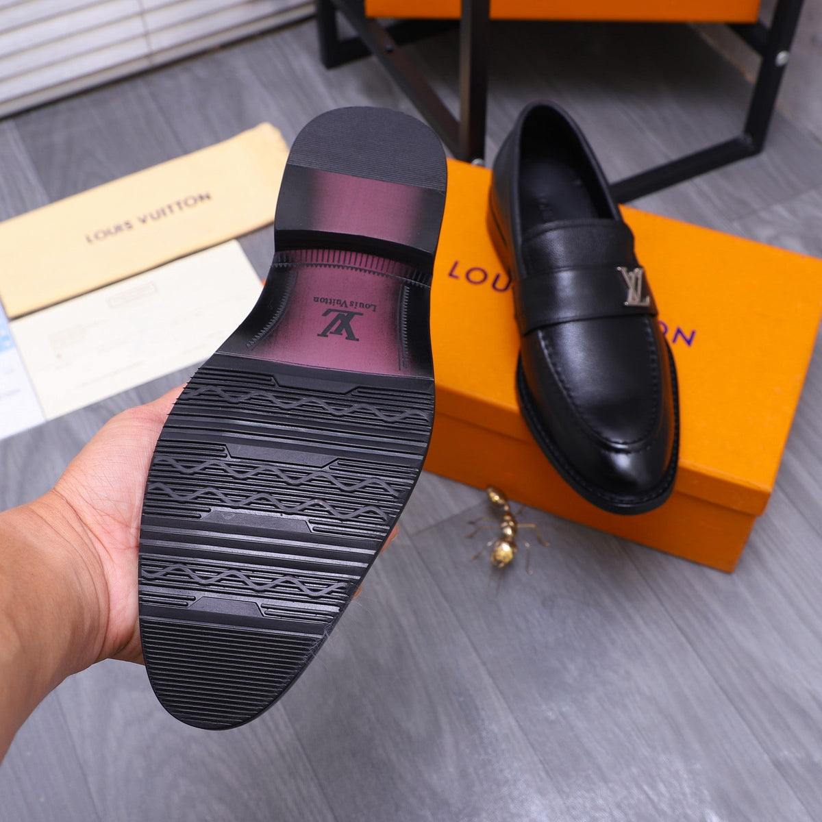 LV SAINT GERMAIN LOAFER BLACK GRAIN CALFSKIN WITH SILVER LOGO