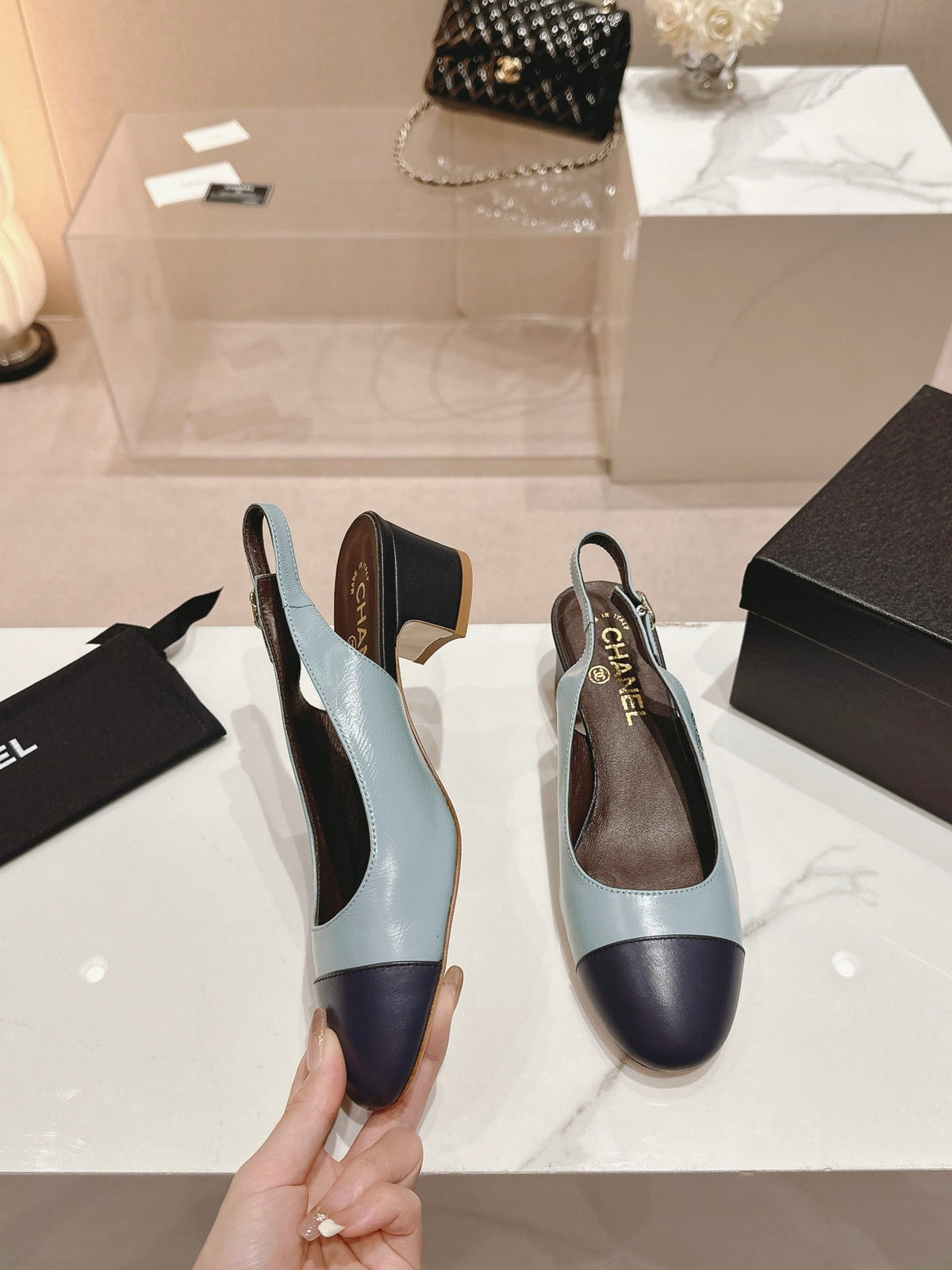 CC 24P SLINGBACKS 45MM TURQUOISE BLACK LAMBSKIN