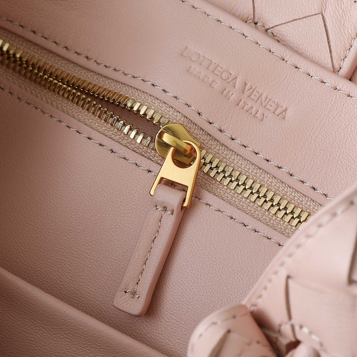 BV Andiamo 25cm Bag Pink Lambskin 242903