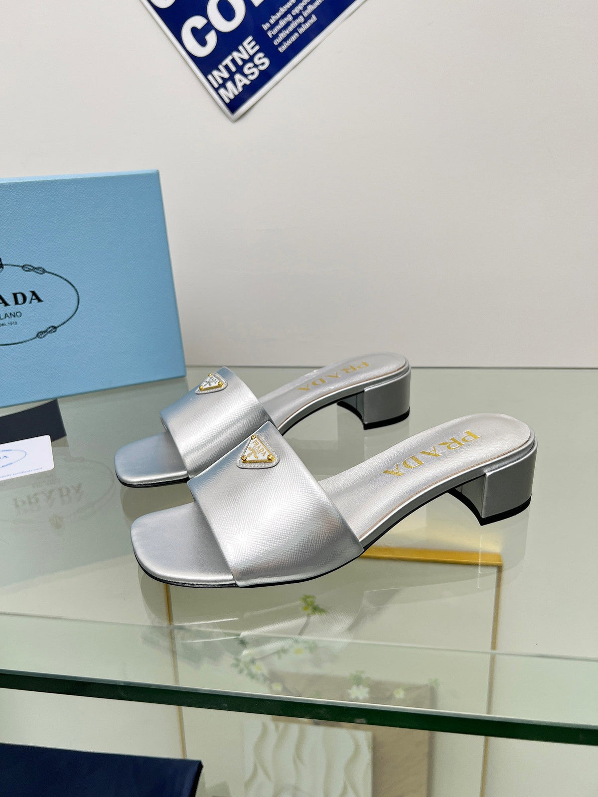 PRA EMBROIDERED SLIDES 40 SILVER CALFSKIN