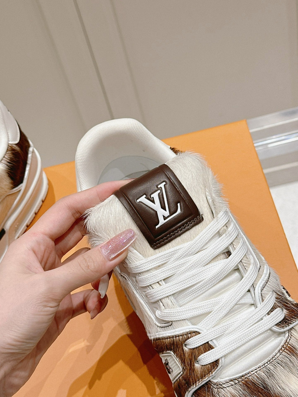 LV Trainer Brown Pony