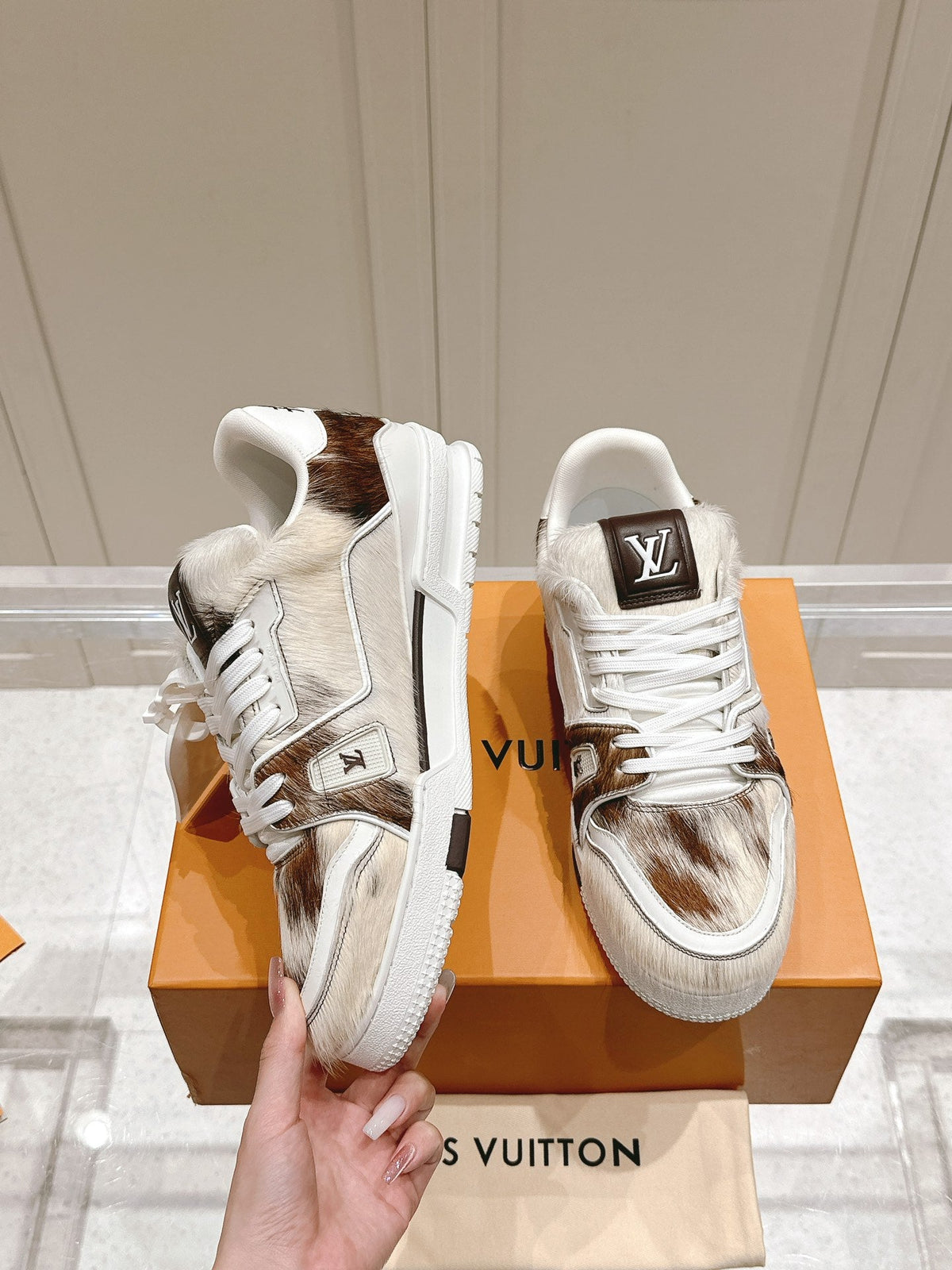 LV Trainer Brown Pony