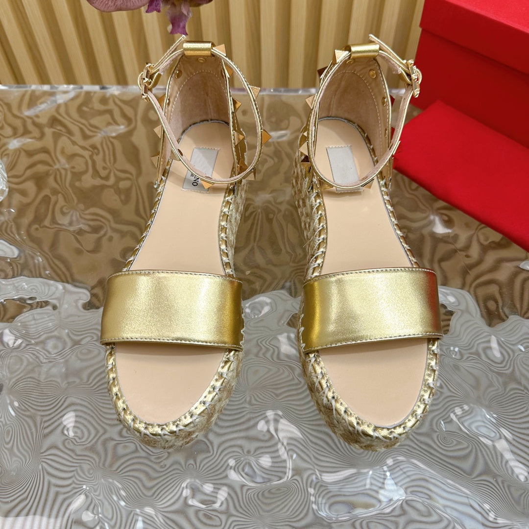 Rockstud Espadrille 45mm Gold leather sandals