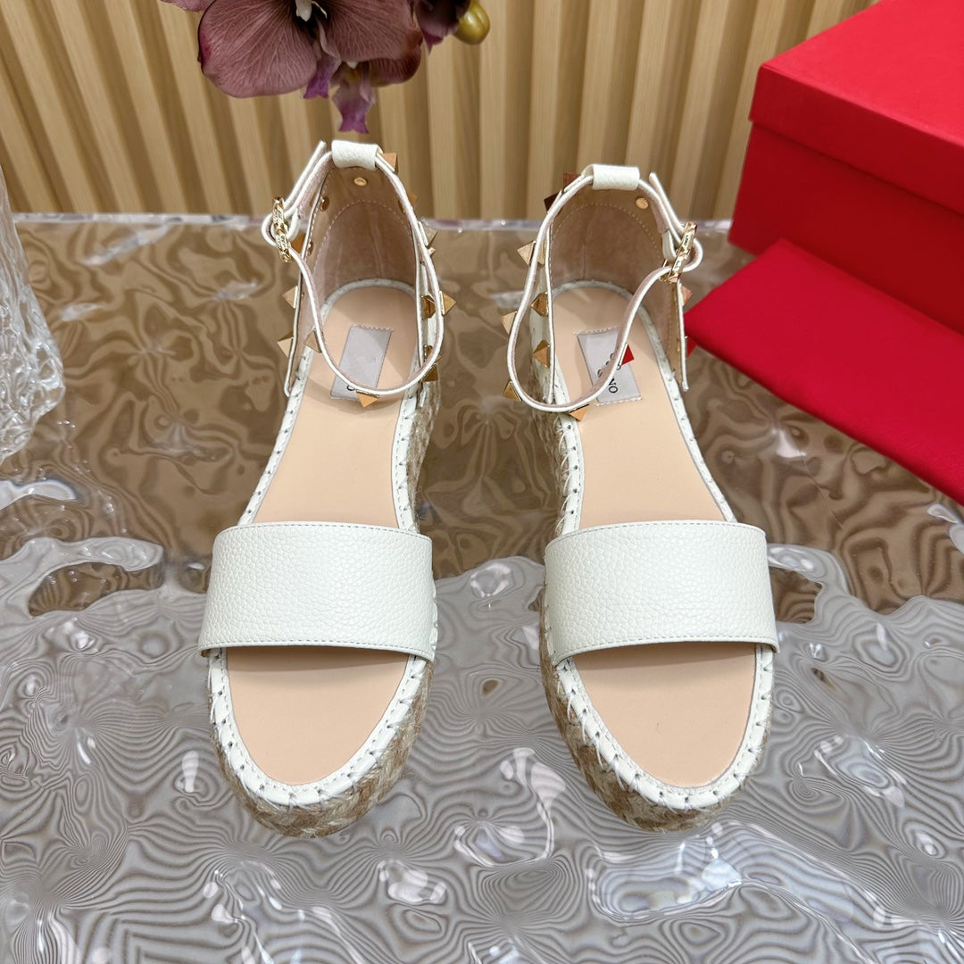 Rockstud Espadrille 45mm White leather sandals