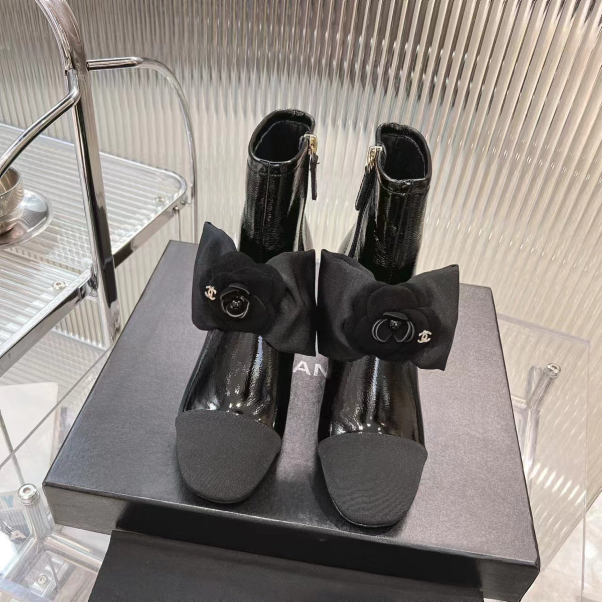 CC Short Boots 60mm Glossy Black Camellia Cowhide