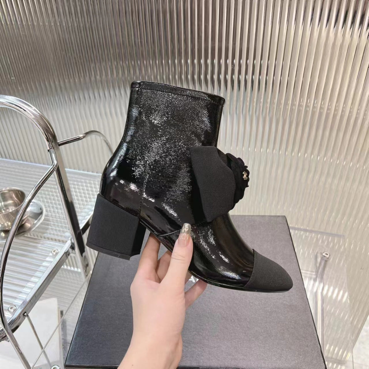 CC Short Boots 60mm Glossy Black Camellia Cowhide
