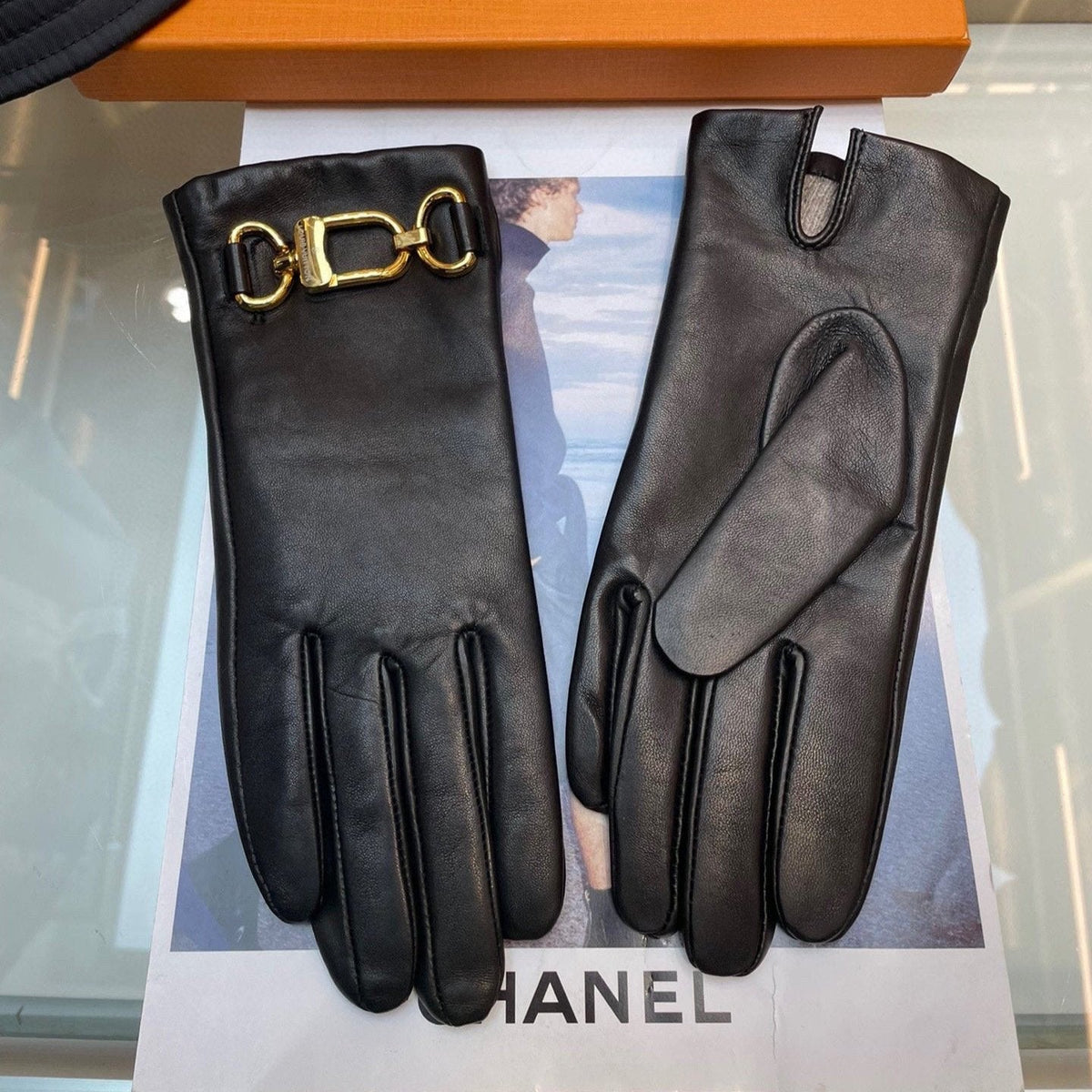 LV Gloves In Black Lambskin 476637