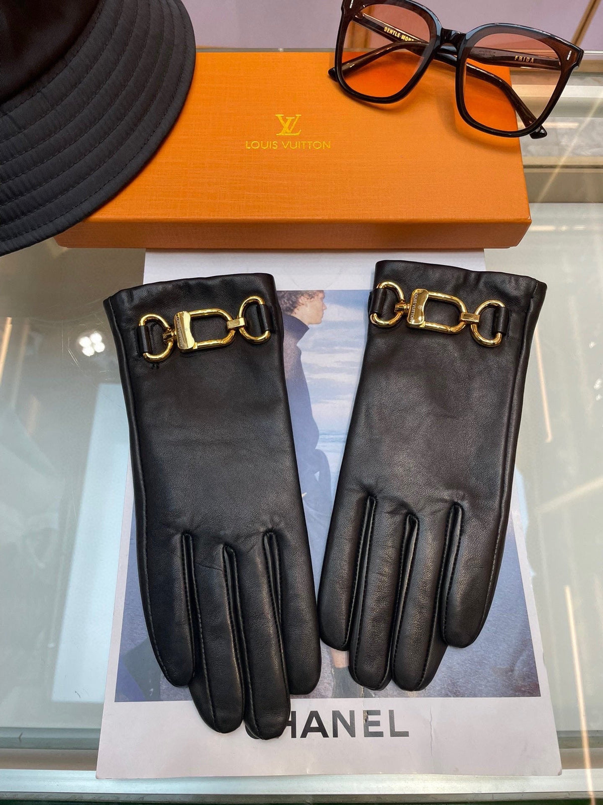 LV Gloves In Black Lambskin 476637