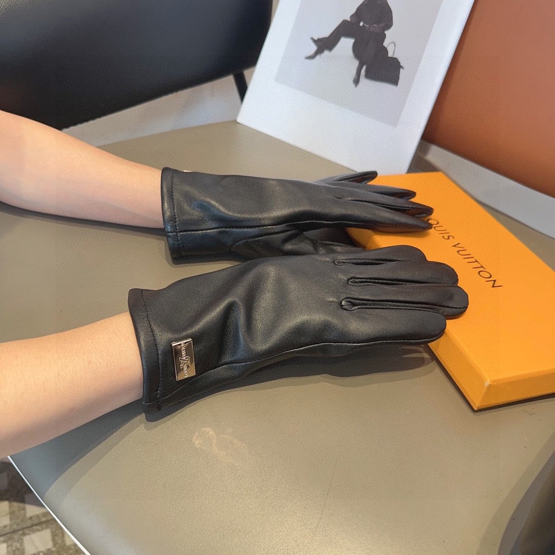 LV Gloves In Black Lambskin 470729