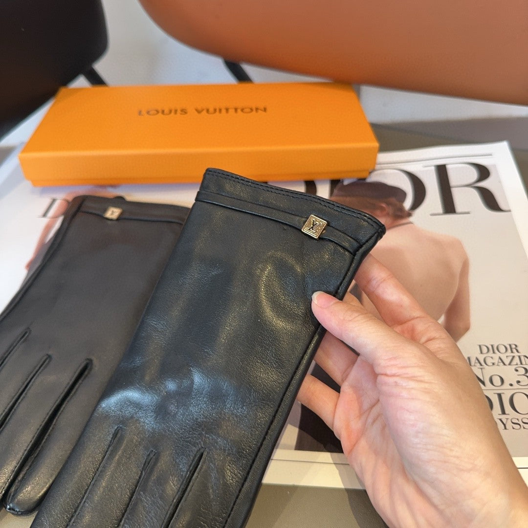 LV Gloves In Black Lambskin 473439