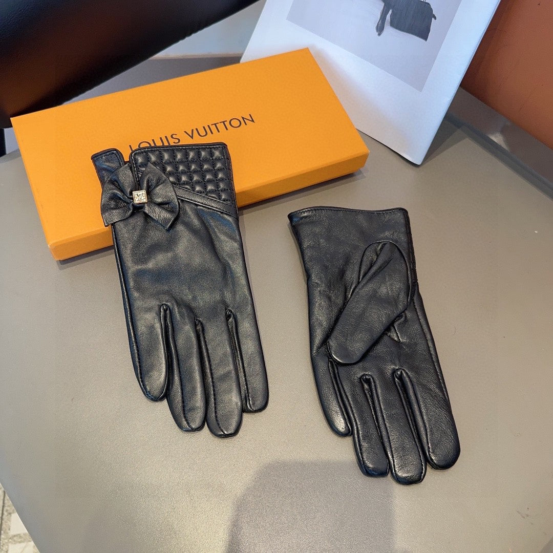 LV Gloves In Black Lambskin 478067