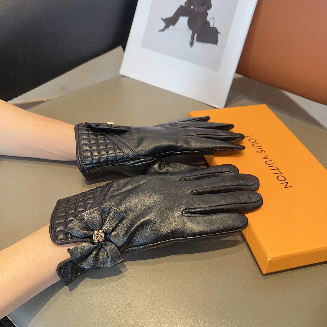 LV Gloves In Black Lambskin 478067
