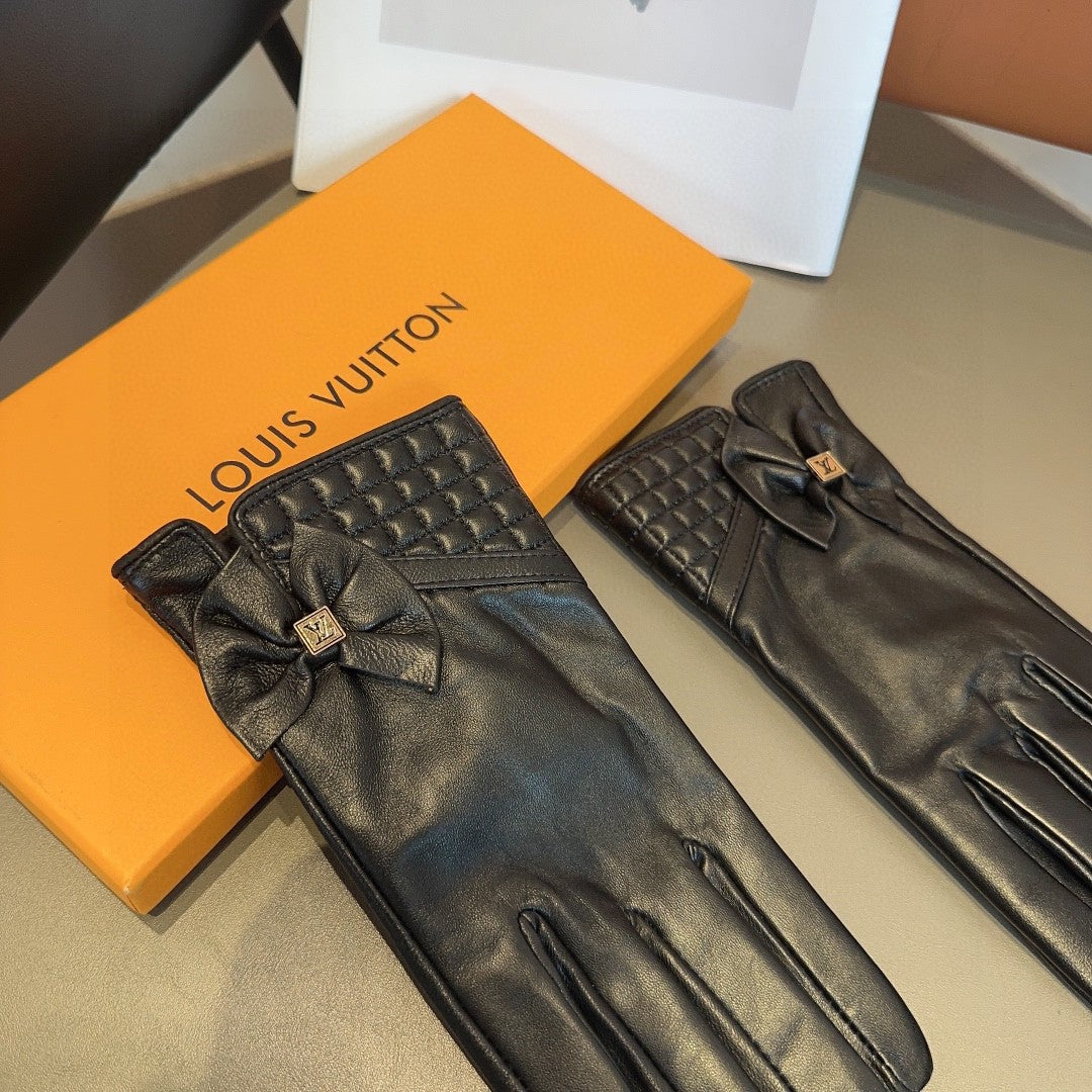 LV Gloves In Black Lambskin 478067