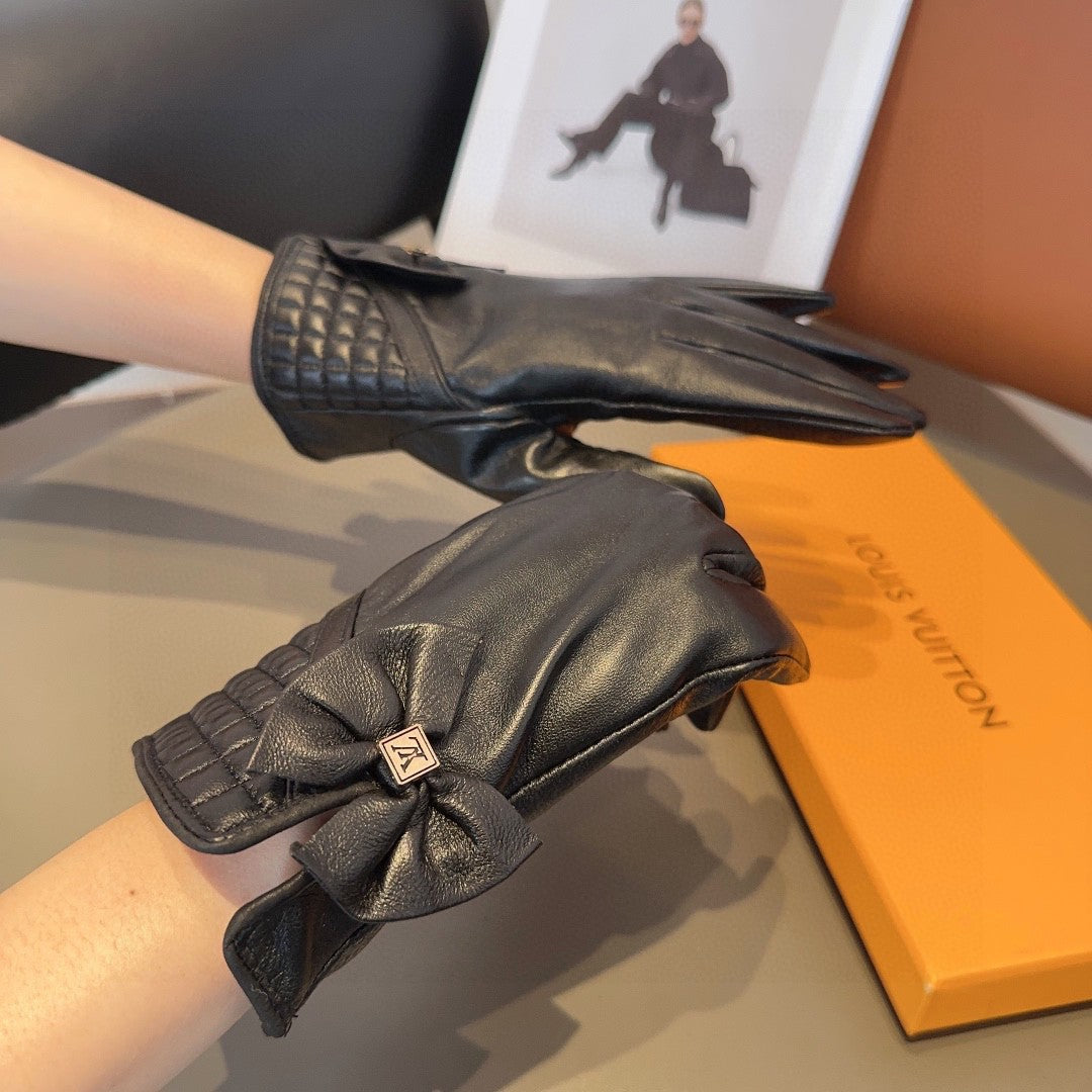 LV Gloves In Black Lambskin 478067