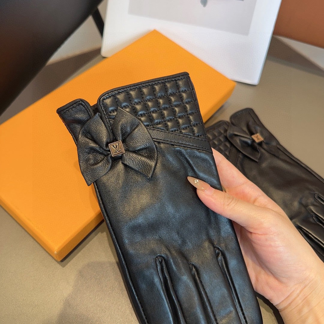 LV Gloves In Black Lambskin 478067