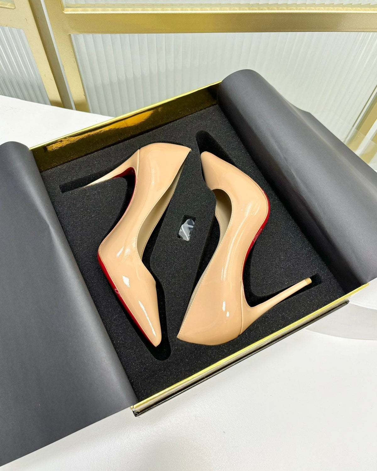 Cl Kate Pump Beige Red Patent Calfskin