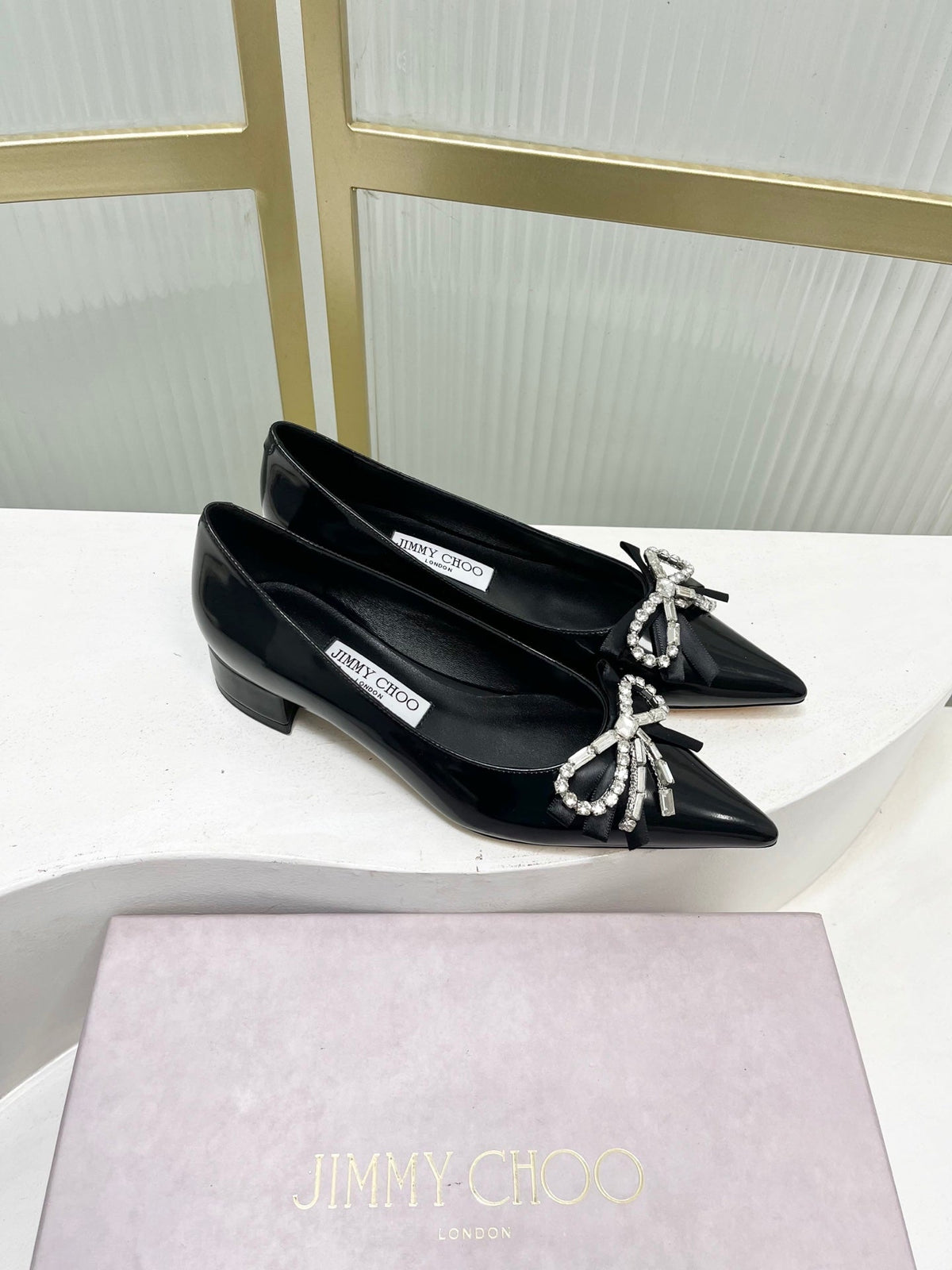 Jimmy 26s Pointed Toe Pump 25 Black Patent Cowhide 605965