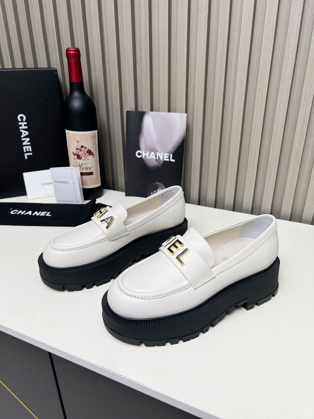 CC Moccasins White Lambskin 944570