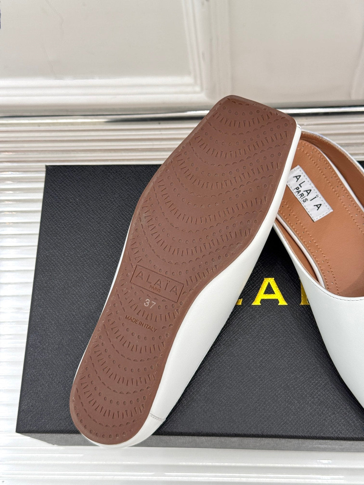 Alaia Slipper White Calfskin 293193