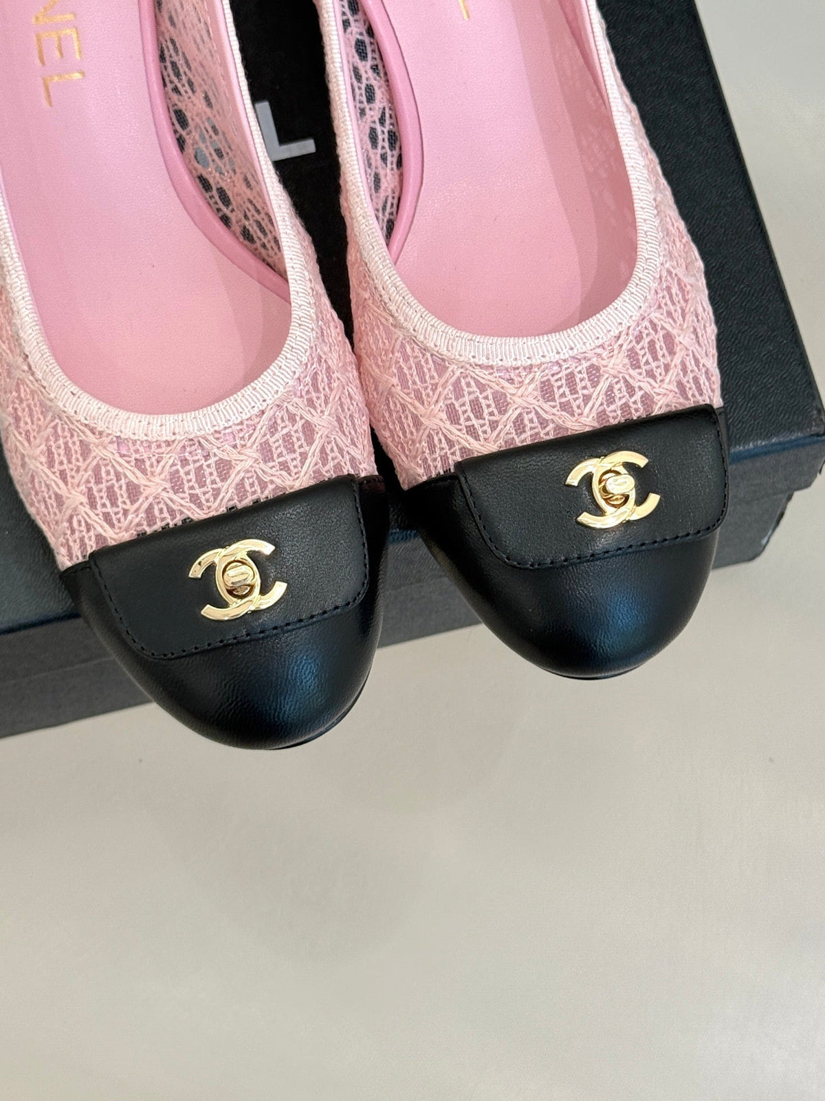 Chanel 25 Ballet Flat 50mm Pink Black Woven Lambskin 473052