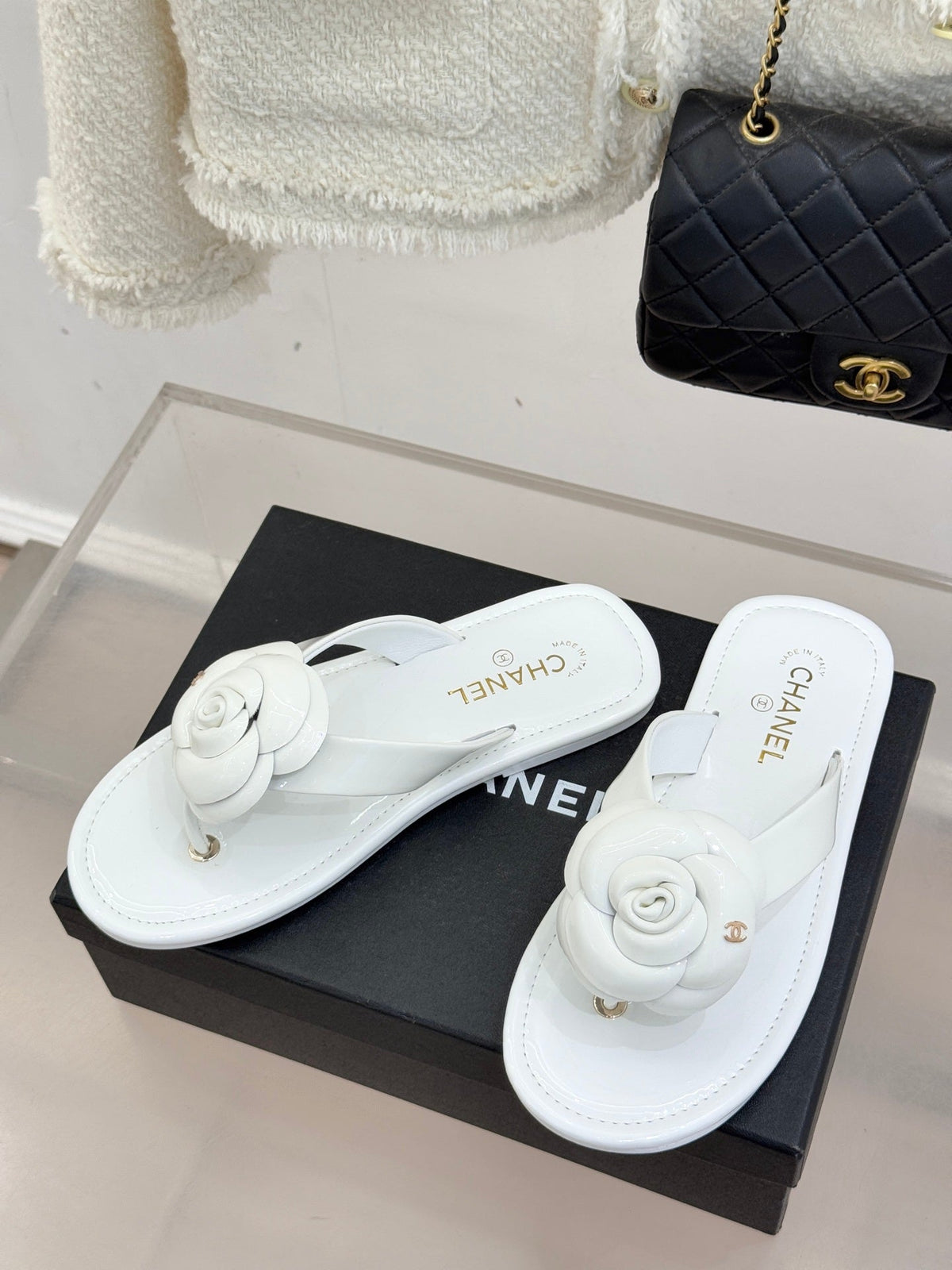 CC 26 Camellia Thong Sandal White Patent Leather 609990
