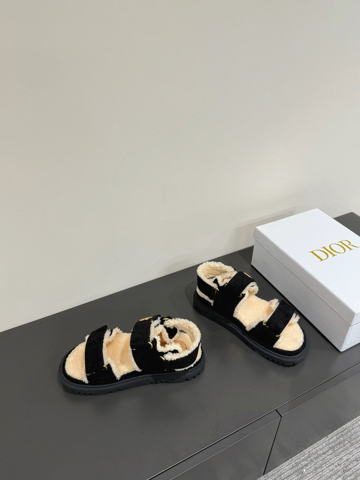 Dioract Sandal In Black Suede And Wool Fleece Lining 109869