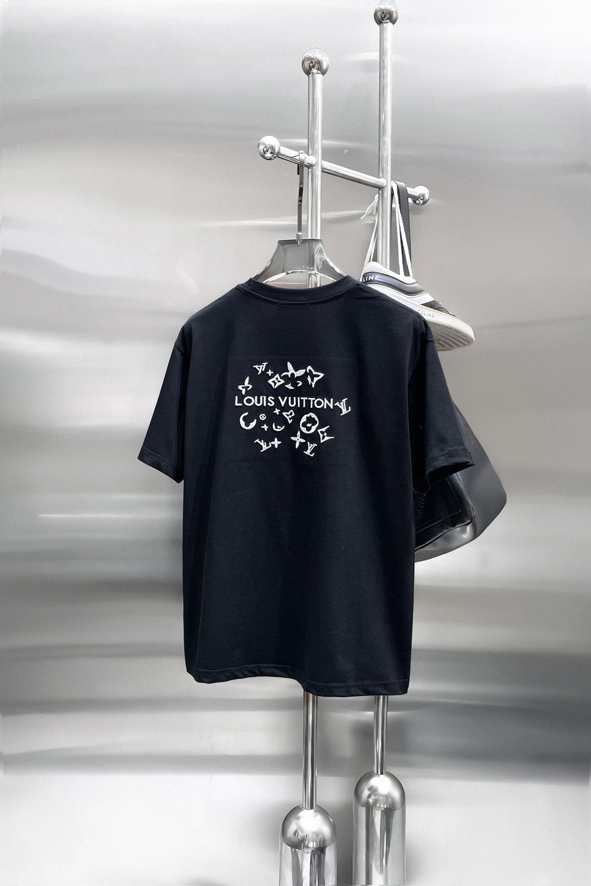 LV 2026 Men Short-sleeved T-shirt Cotton 303375