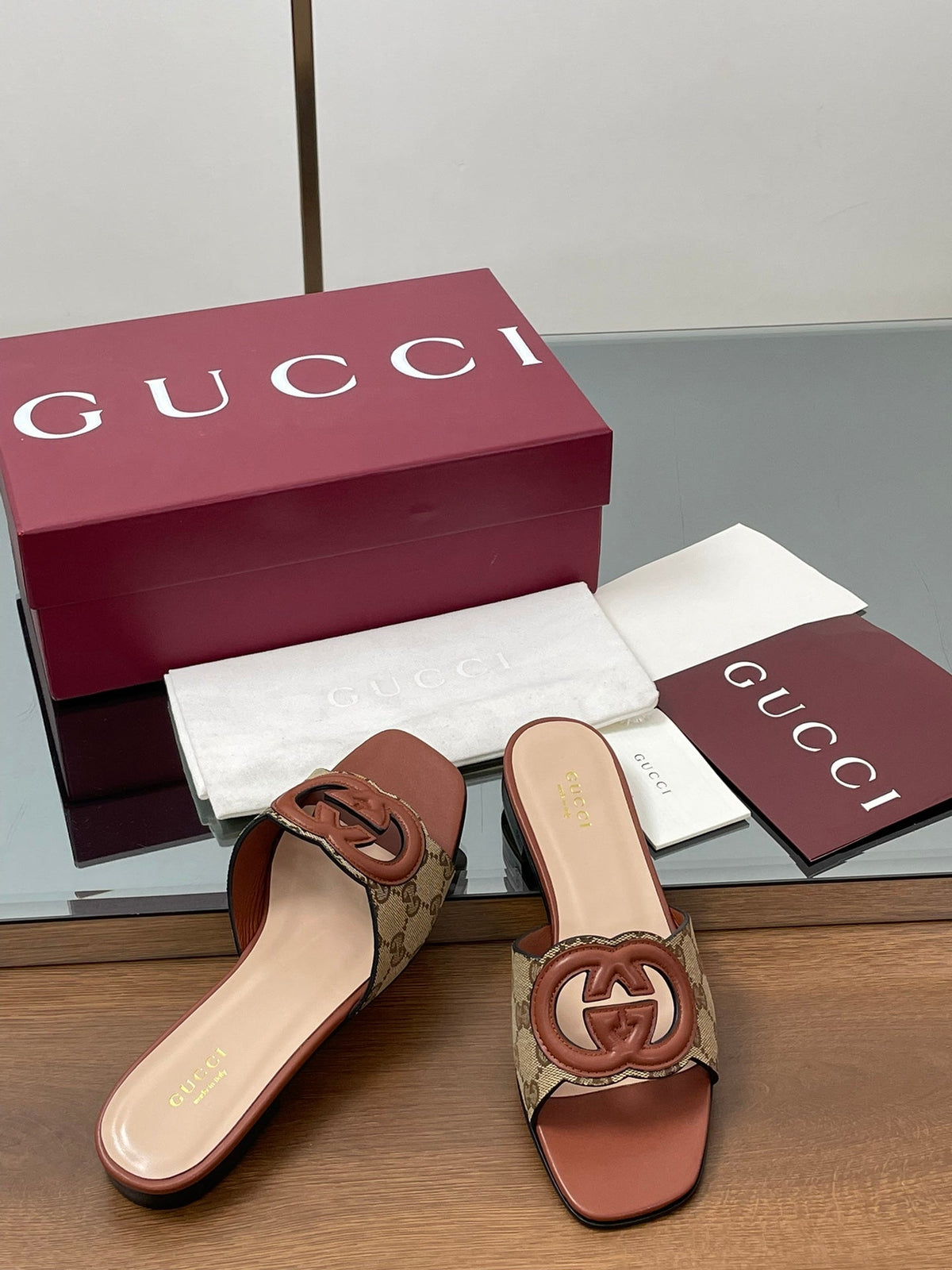 Gucci 2026 Women's Slide Sandal With Interlocking G Canvas Leather 765471